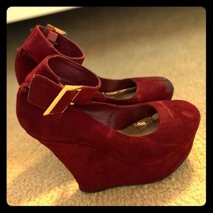 Rouge Helium Women’s Ankle Strap Heels Close Toed